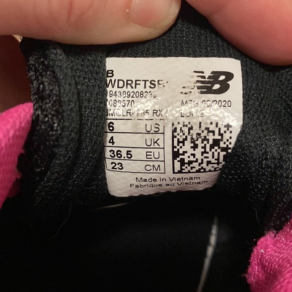 New Balance shoes - Picture 4 of 6